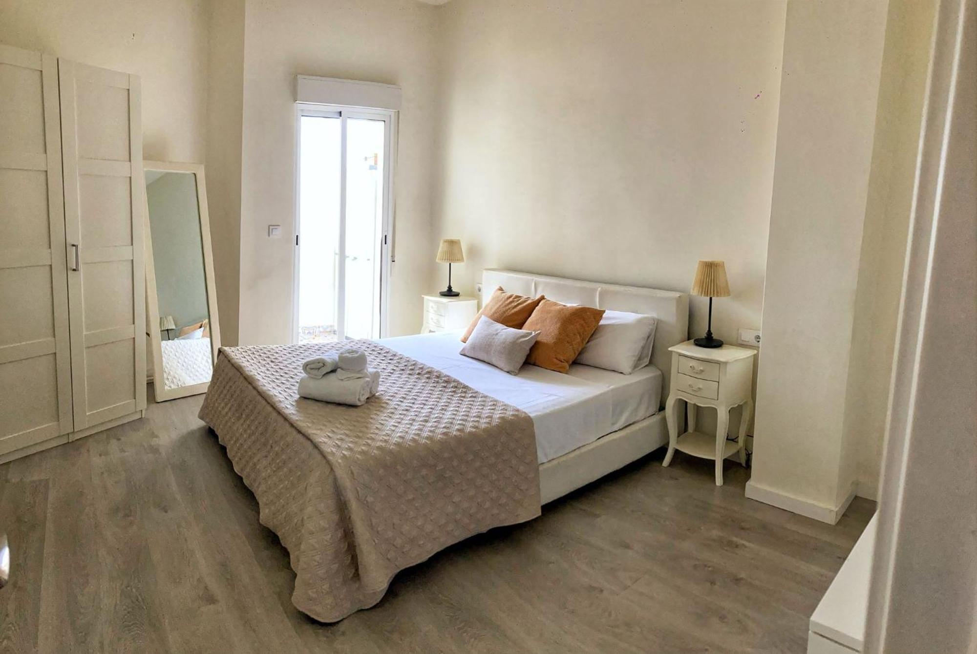 Travel Habitat Ruzafa Apartment บาเลนเซีย ภายนอก รูปภาพ