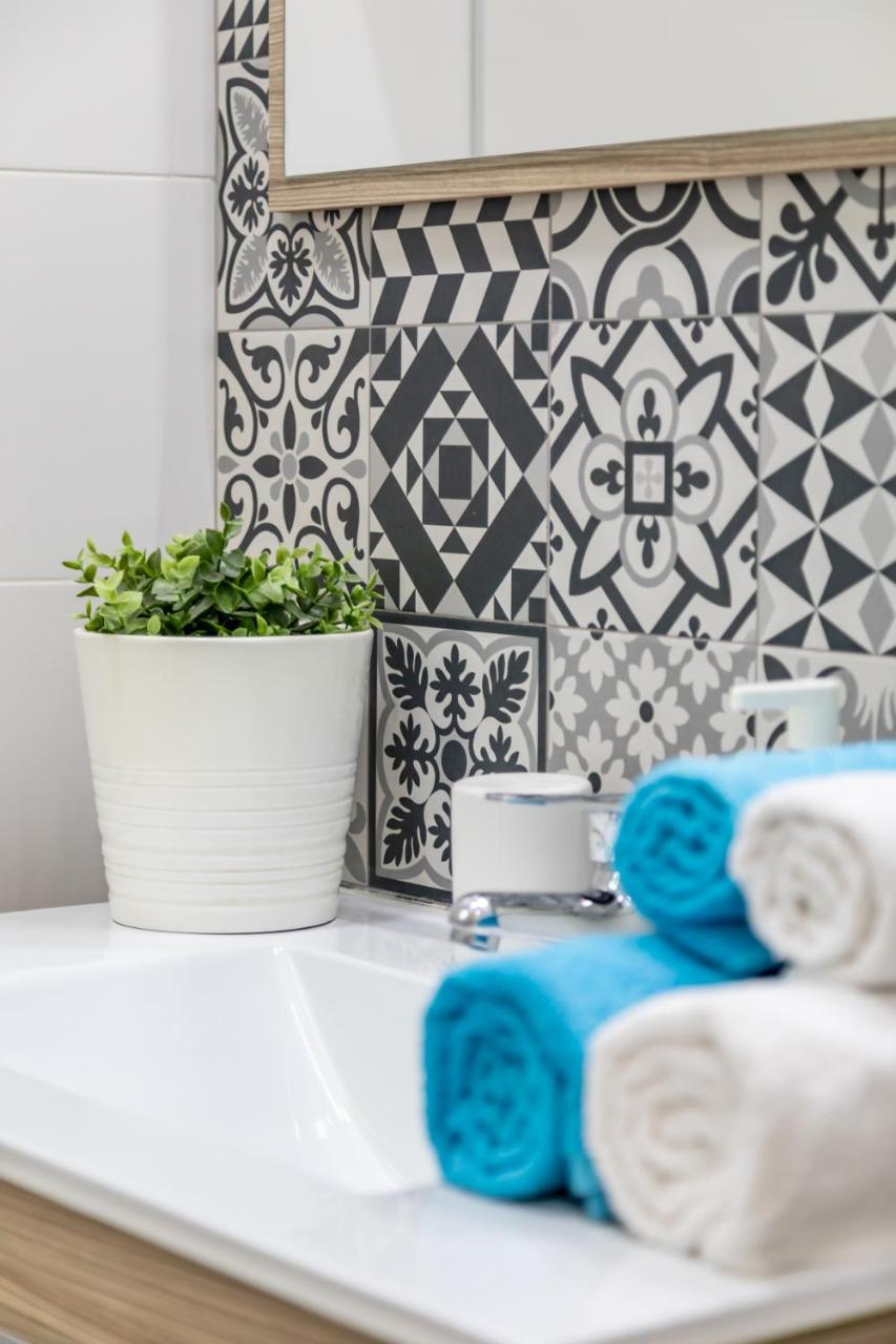 Travel Habitat Ruzafa Apartment บาเลนเซีย ภายนอก รูปภาพ